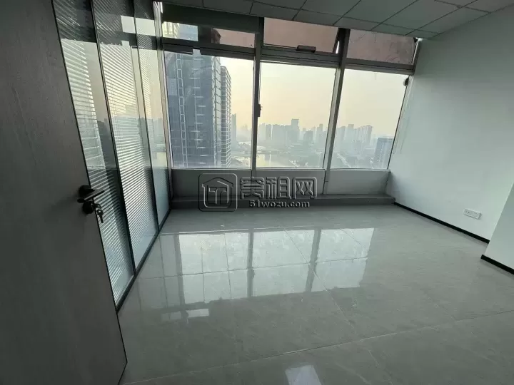浙大科技园隔壁微软大厦156平米办公室3个隔间 可配家具 精装出租