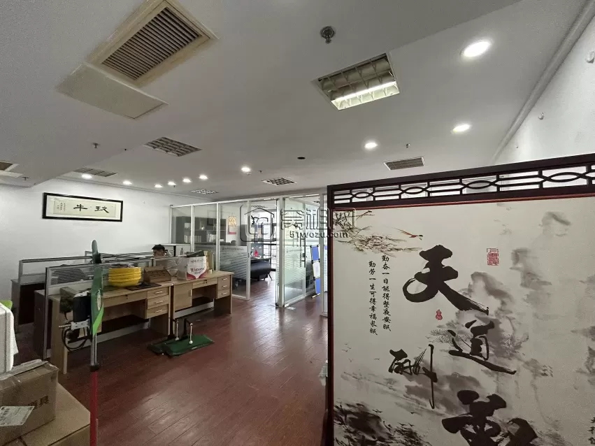 宁波高新区科贸中心东塔出租 面积90.82平，单价1.4
