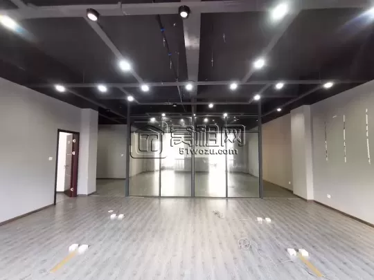宁波飞机场附近富港电商城一楼295平    可做展厅，仓储一体化办公