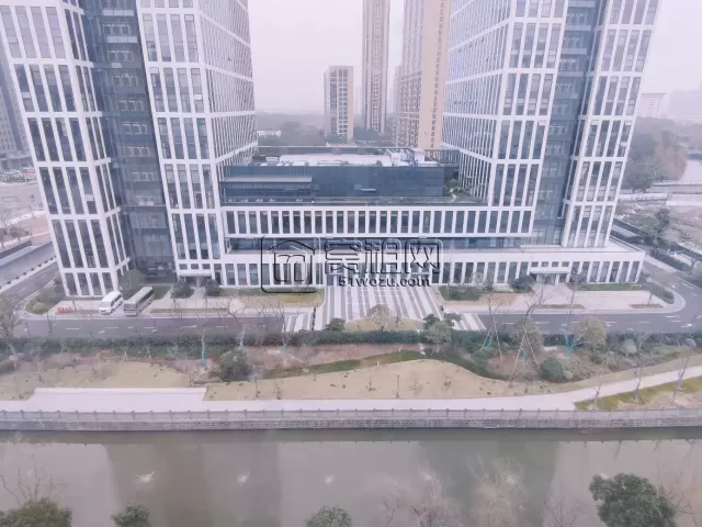 宁波金东国际大厦165.3平方，2个大隔间，落地窗，独立空调出租