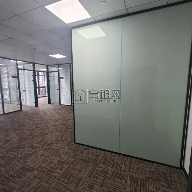 宁波凤熙名邸隔壁中海大厦租房186平，西南朝向，4隔间，格局可改动出租