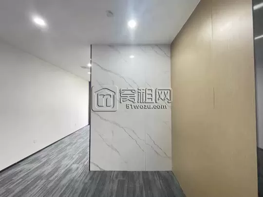 三江口银亿东岸B座，小面积55平写字楼出租3500一个月房租，随时入住带家具！