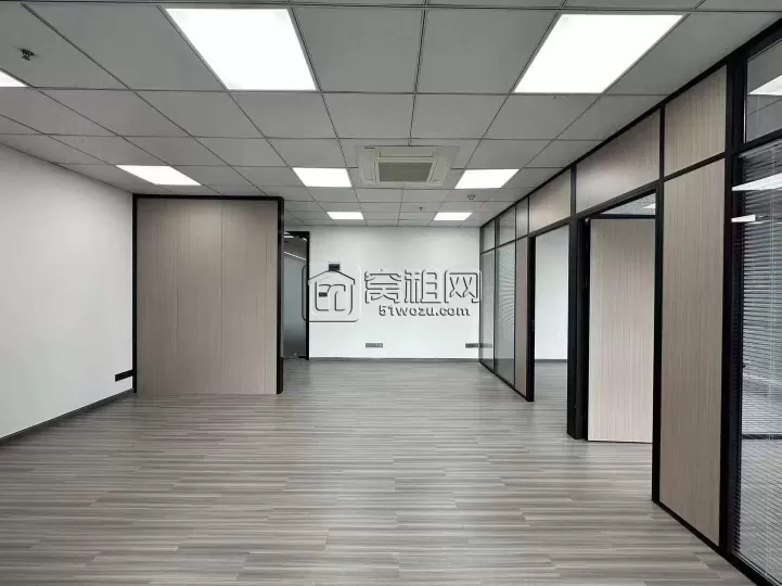 宁波研发园A区写字楼出租双面采光～看江看江，面积100平，价格4500/月