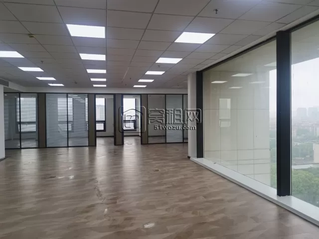 宁波鄞州天润商座350平 5个隔间  西南朝向 电梯口 