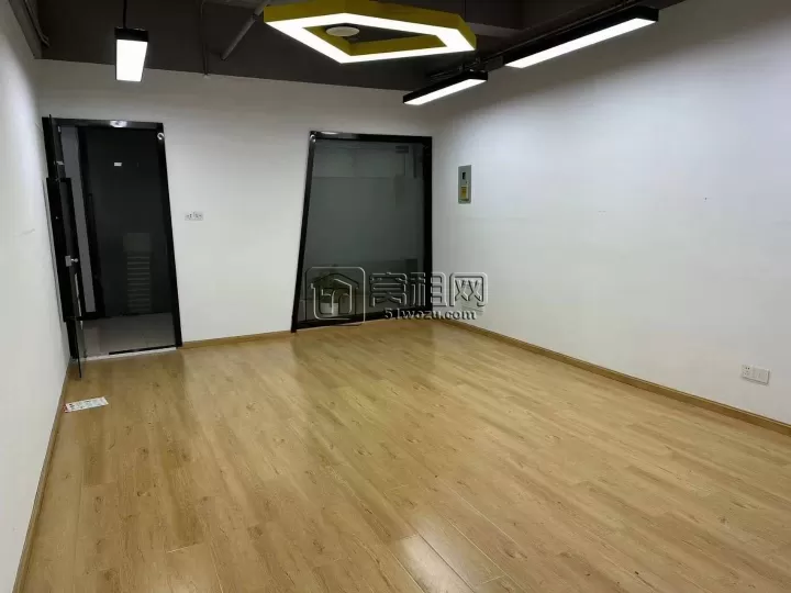集士港城西新天地城西新天地83平方，特价2300元每月出租