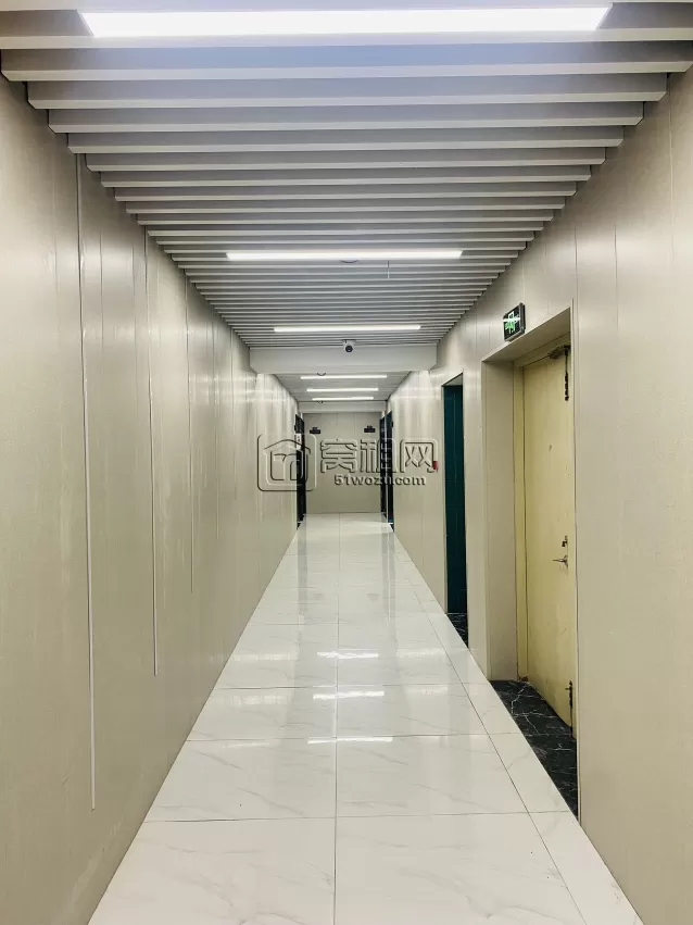 宁波海曙区联丰路凯悦商务大厦98平，东+电梯口
