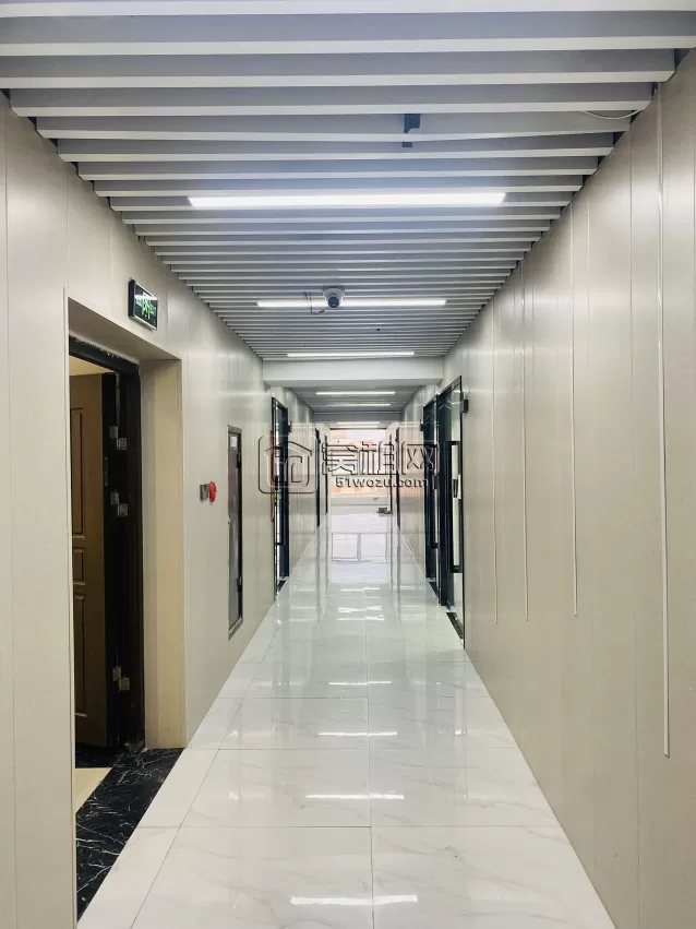 宁波海曙区联丰路凯悦商务大厦98平，东+电梯口