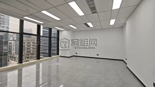 嘉美大厦 75 平精装小面积，定制隔间，可配家具