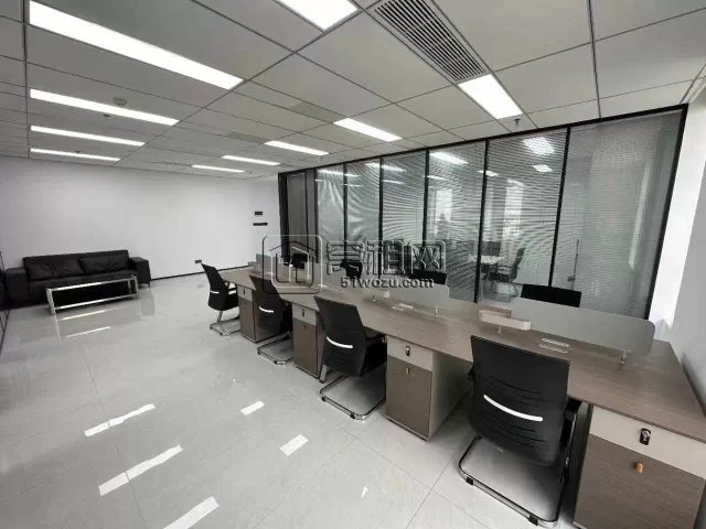 慧和大厦全新装修了195平3隔间带家具，10000元/月