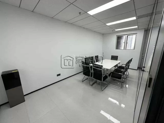 慧和大厦全新装修了195平3隔间带家具，10000元/月