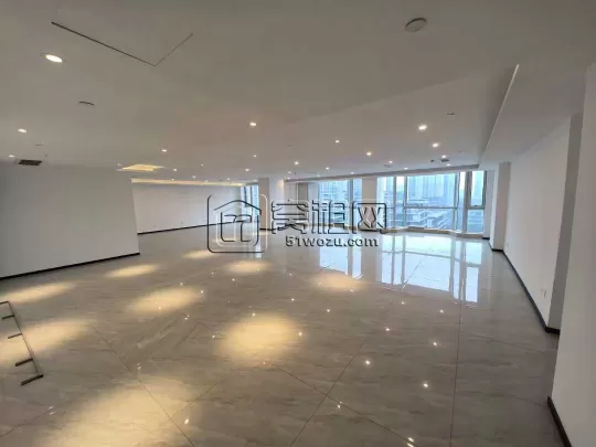 东部南苑环球酒店233.61平单价2.3元含税出租朝东沿河落地窗视野佳