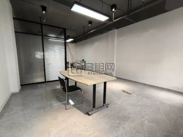 鼓楼132创意园区办公面积85平朝南形象墙一隔间工业风出租