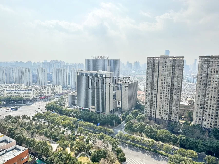 鄞州区玉米楼附近银亿东岸朝南写字楼113平出租