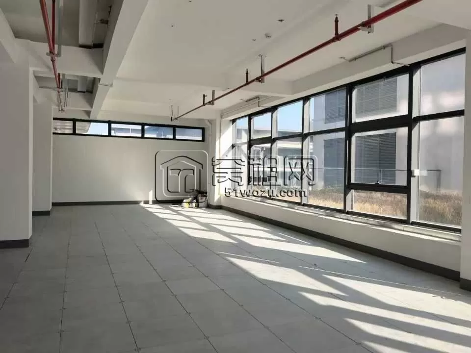 慈城慈水仙境写字楼出租376平赠送大阳台