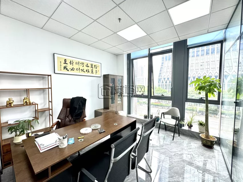 宁波鄞州区CBD恒业大厦196平米写字楼朝南招租