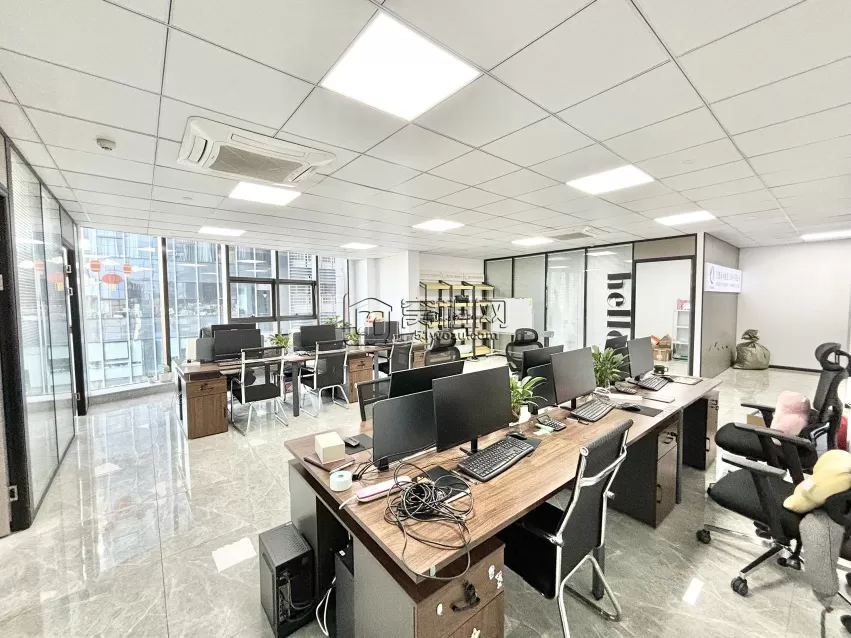鄞州南部商务区3号线地铁口泰康大厦208平，带家具～三隔间出租