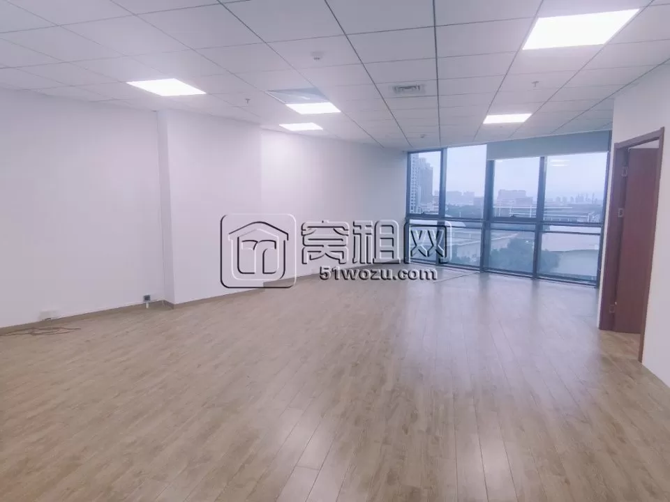 宁波南部商务区金东大厦154.5平方，东南朝向，精装3个隔间