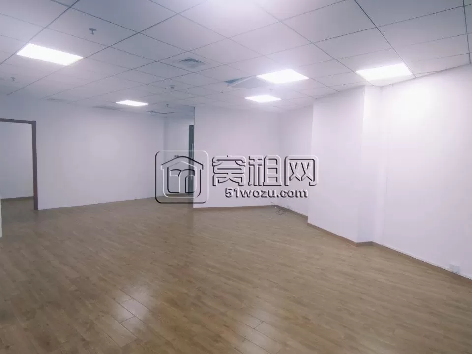 宁波南部商务区金东大厦154.5平方，东南朝向，精装3个隔间