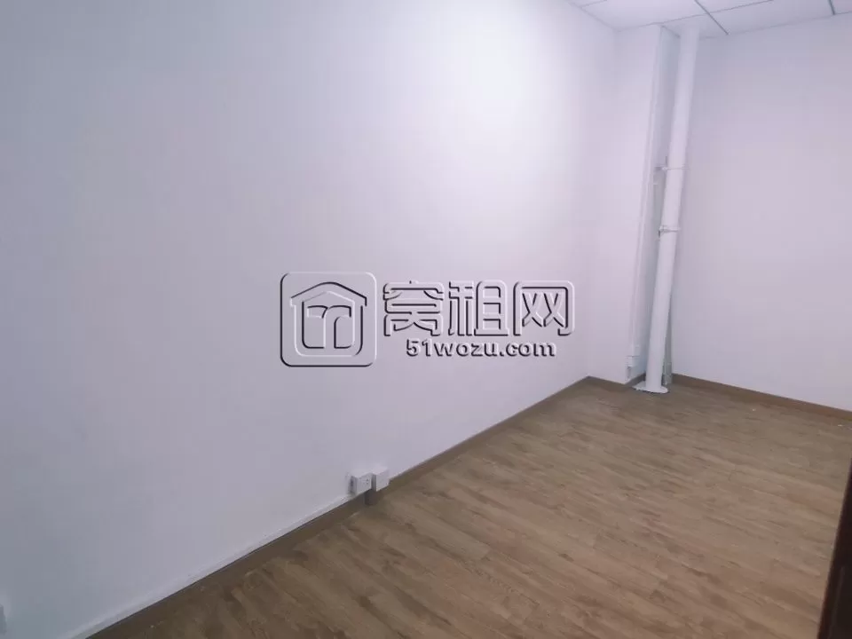 宁波南部商务区金东大厦154.5平方，东南朝向，精装3个隔间
