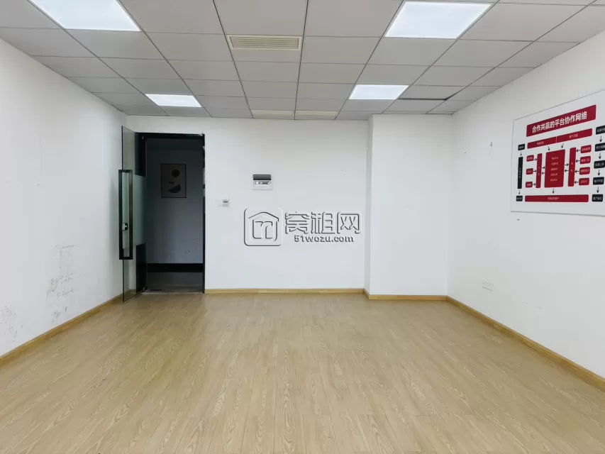 鄞州区宁波东望君庭里科创产业园写字楼出租66平朝东