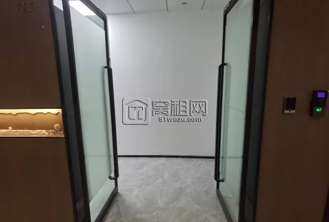 宁波东部CBD商务中心甬江人才中心149平朝北 3隔间出租