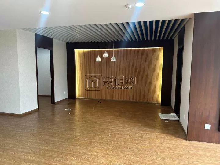 恒威大厦A座215平米沿河落地窗，有露台会所装修有厨房独立卫生出租