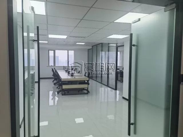 宁波李惠利医院东部园区附近写字楼出租180平，朝南，可带家具，物业费8元