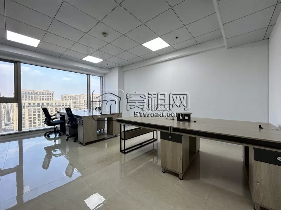洲际酒店出租265平，带阳台，3个隔间，带家具，形象墙办公室