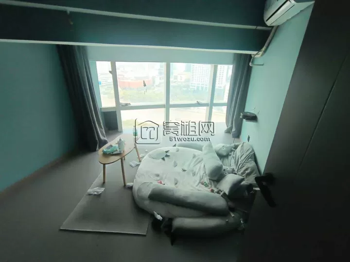 宁波天一广场写字楼出租世贸中心203平*2复式，精装修，独立卫生间，看江景