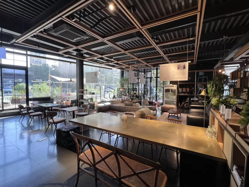 集盒广场沿街店铺招租面积183平方 另带超大外摆