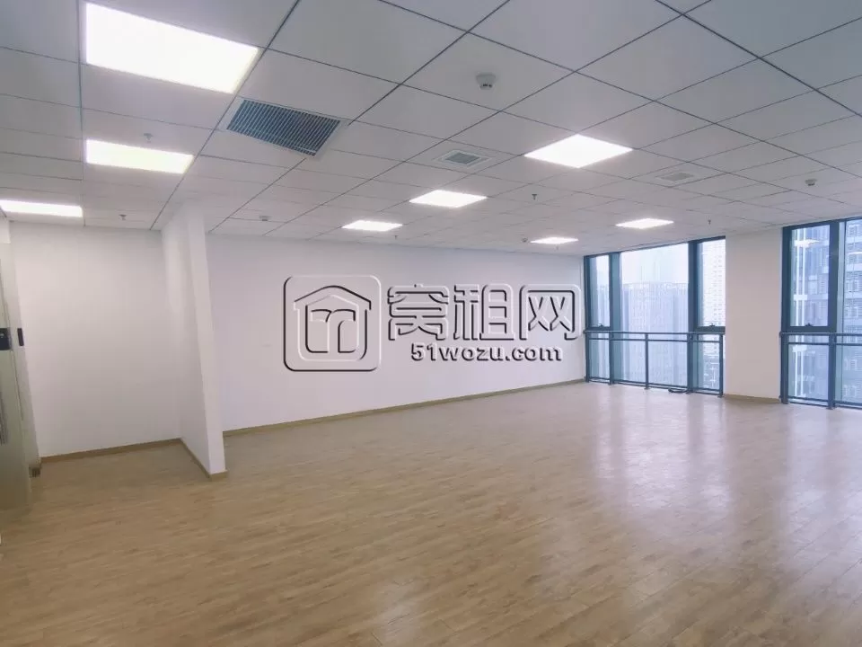 金东大厦198平，精装修，3个隔间，户型方正写字楼出租