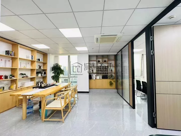 宁波广博国贸中心100平 电梯口 精装2个隔间出租