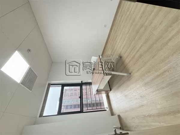 宁波微电子产业园精装+4隔间面积：179㎡朝南办公室出租