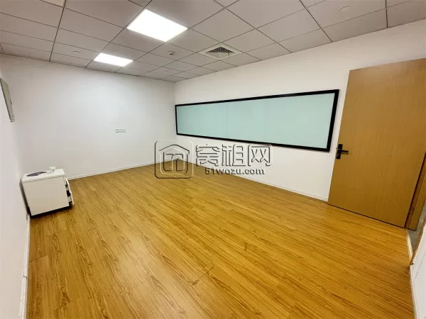 宁波微电子产业园精装+4隔间面积：179㎡朝南办公室出租