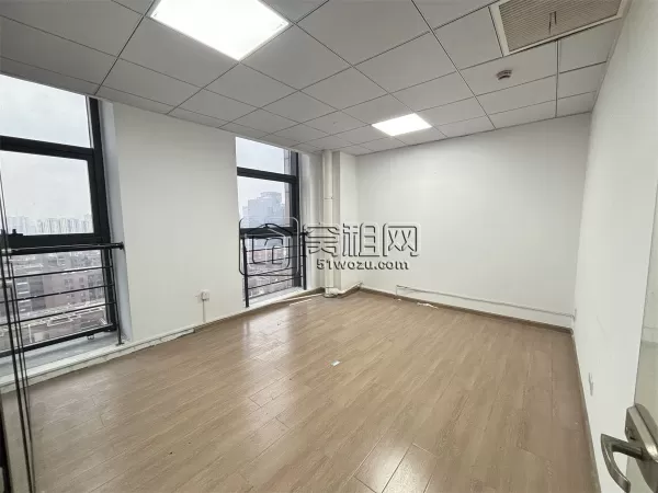 宁波微电子产业园精装+4隔间面积：179㎡朝南办公室出租