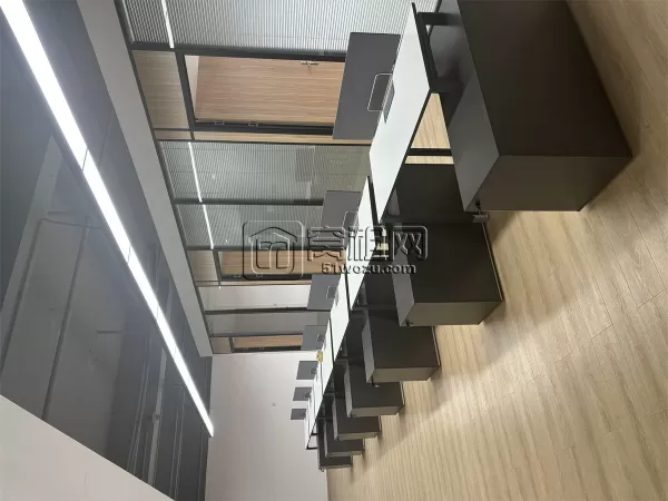 宁波微电子产业园精装+4隔间面积：179㎡朝南办公室出租