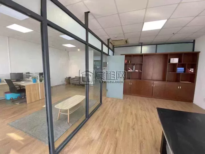 特价急租｜合和大厦南楼 精装南向2隔间·方正105平·拎包入住