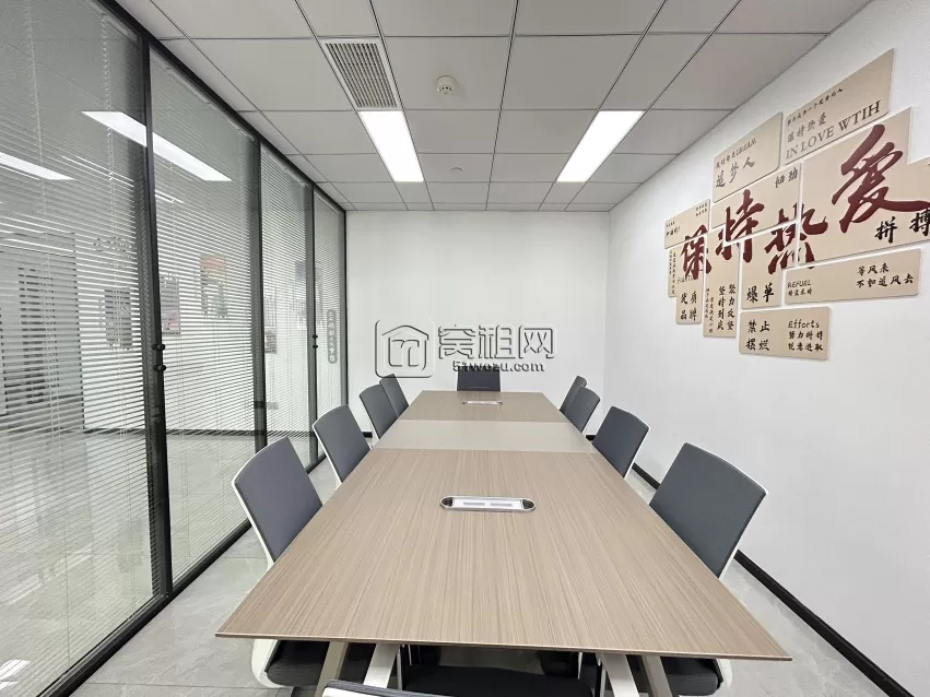 凌云大厦265平写字楼，单价1.55元/平米/天出租