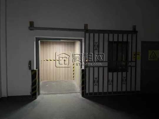 中哲智创工厂 三楼10000方厂房，可分租