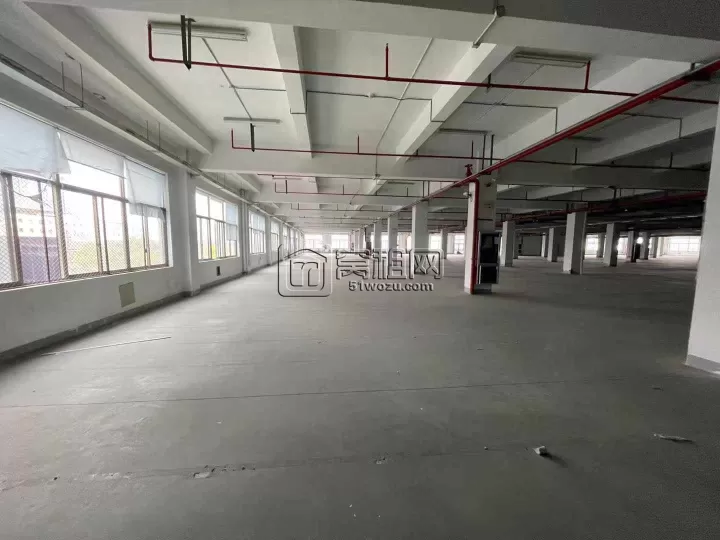 中哲智创工厂 三楼10000方厂房，可分租