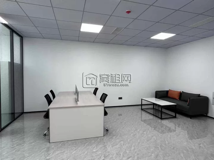 江北金麟府110㎡精装办公室特价出租  户型方正 朝南设计