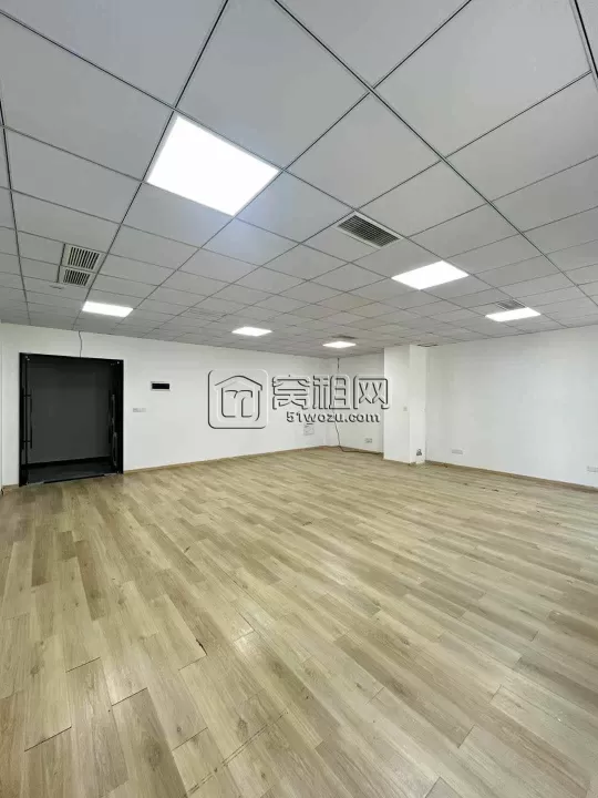 鄞州下应梦创金谷 105平 带空调 有水源 月租金3000多点点