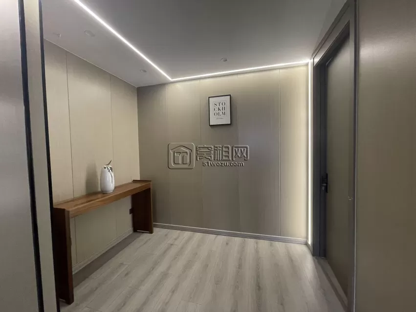 宁波华贸总部一号大厦豪装，448.09平，产权证面积.单价1.5/平方，5隔间专业为成功人士定制