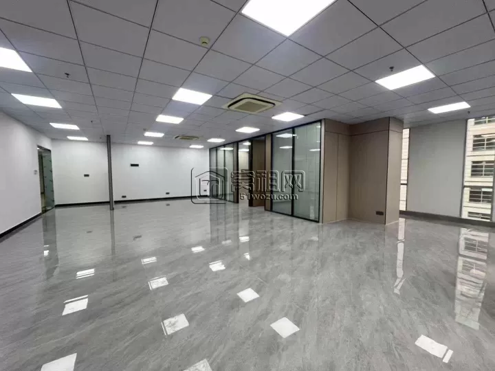 南部商务区侨商大厦东北199平特价出租8800月租，精装修带形象墙。24小时中央空调