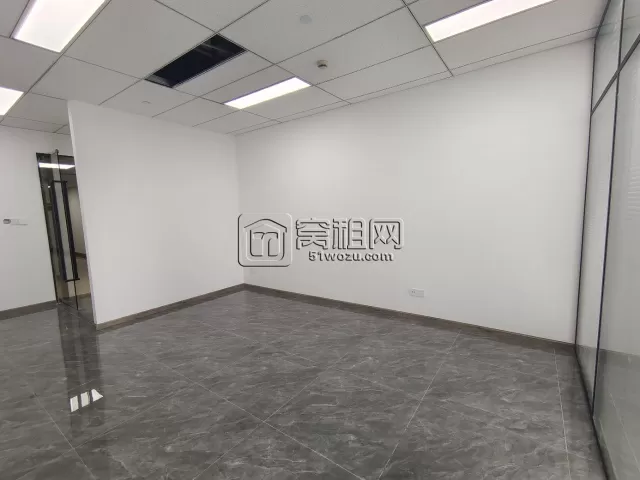 南部商务区海运大厦隔壁汇鼎大厦81.3平 一隔间办公室招租