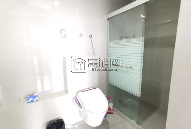 浙江创新中心 459平东南朝向带阳台 超大董事长办公室带独立卫生间加淋浴