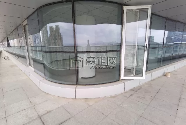 浙江创新中心 459平东南朝向带阳台 超大董事长办公室带独立卫生间加淋浴