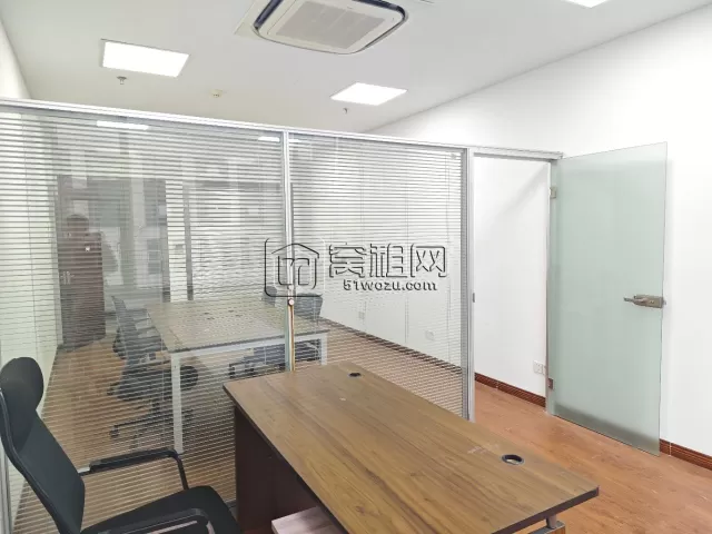南部商务区盈升大厦60平一隔间带家具出租