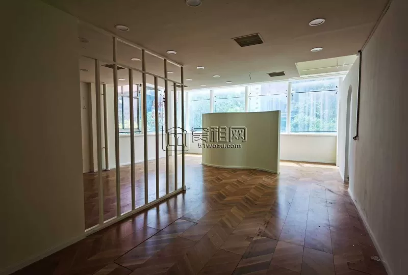 健宸大厦产证面积134.02平方，含税开票1.4元/天/平方出租