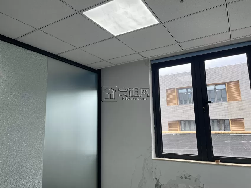 宁波江北万达附近天合99创意园出租74平精装3488元/月